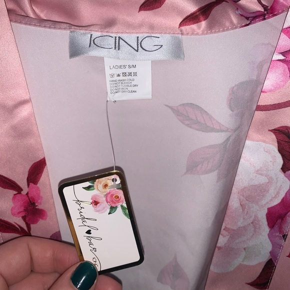 Icing brand pink floral robe - Picture 3 of 5